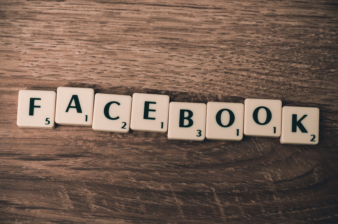 Do I Still Need a Business Website If Most Customers Find Me on Facebook and Instagram? — blog_pixabay_793048