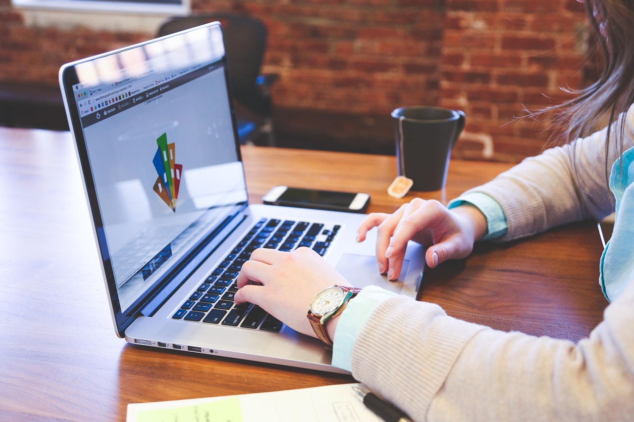 How Do I Choose Between Squarespace, Wix, WordPress, and a Managed Website Plan — blog_pixabay_849826