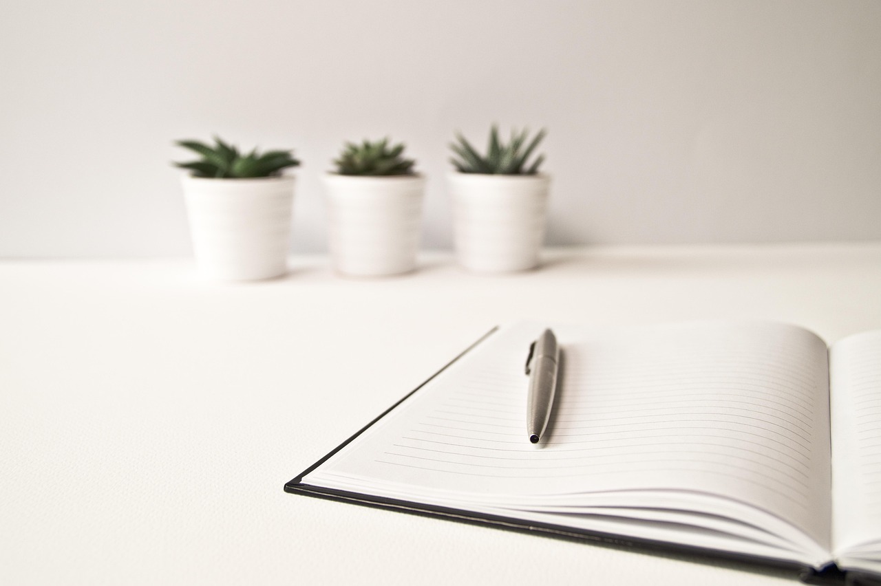 How Do I Write an About Page That Builds Trust Without Turning Into a Memoir? — blog_pixabay_3076957