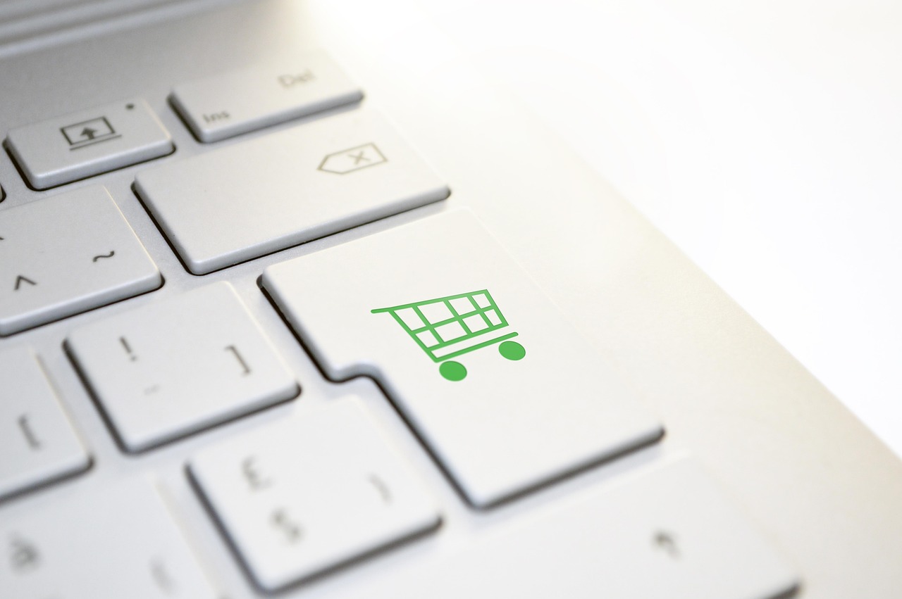 Should My Small Business Website Have Online Booking or Just a Phone Number and Form — blog_pixabay_3692440