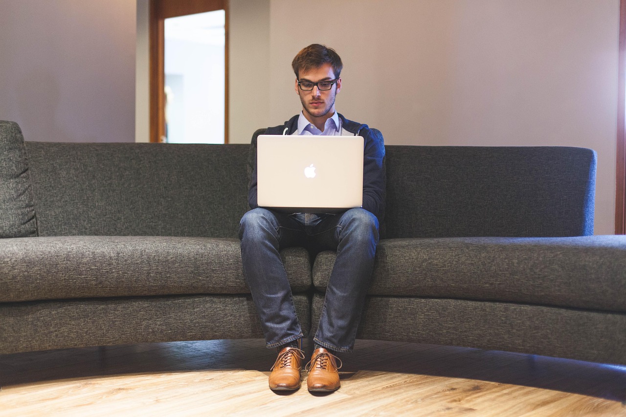 What Should I Prepare Before Hiring Someone to Design My Website? — blog_pixabay_593372